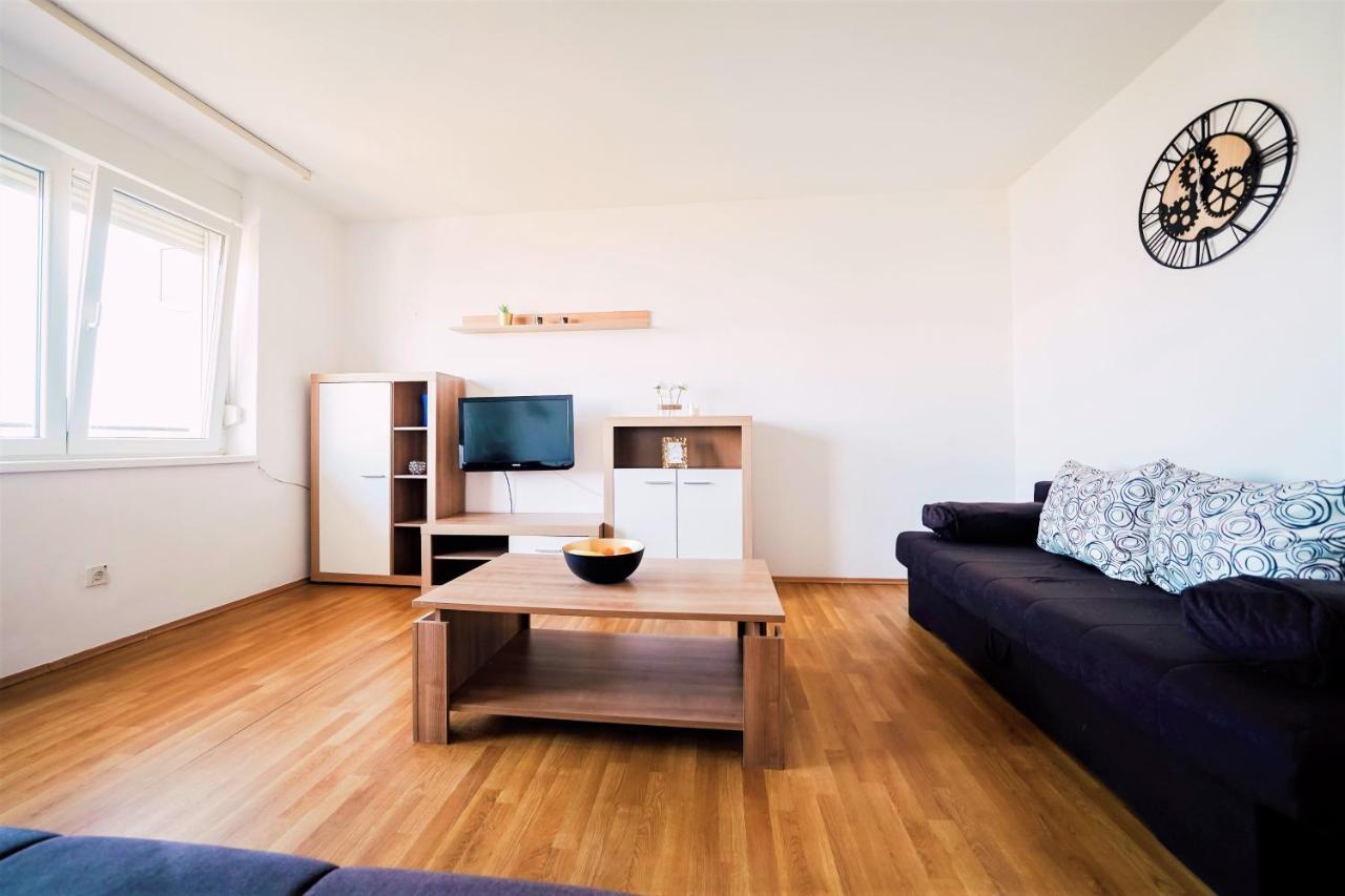 Atila - Near Center Apartment *